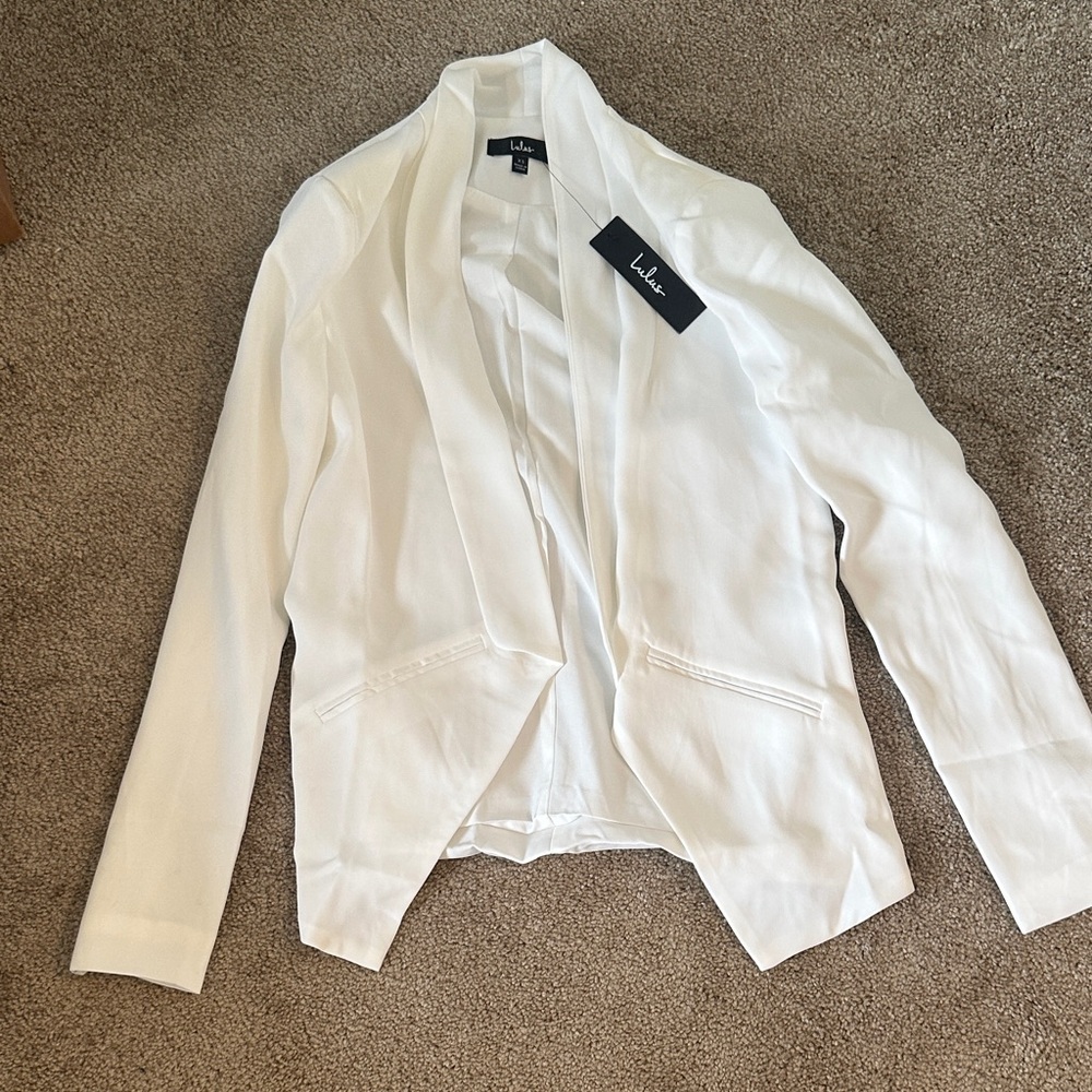Lulu's Elegant White Blazer